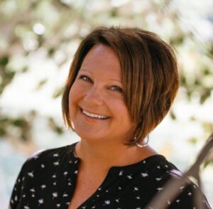 Stephanie Ragozzino Headshot