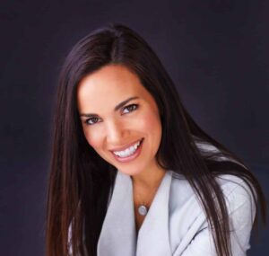 Shanna Adamic Headshot