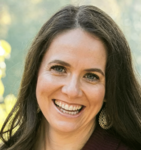 Amie Echeverria Headshot